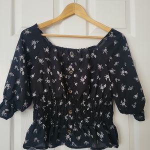 Off the shoulder 3/4 sleeve length floral blouse (Size: Medium)